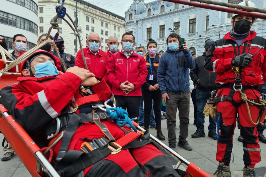 Feria de Protección Civil y Emergencias en Valparaíso se enfocó en un “18 Seguro”