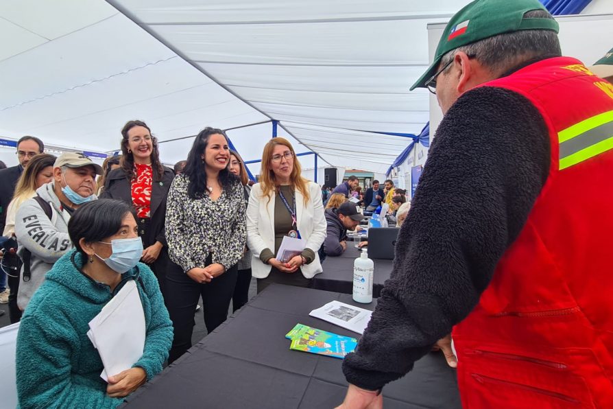 Fomentando la empleabilidad: Feria Laboral Regional de Sence convocó a cientos de personas en Valparaíso