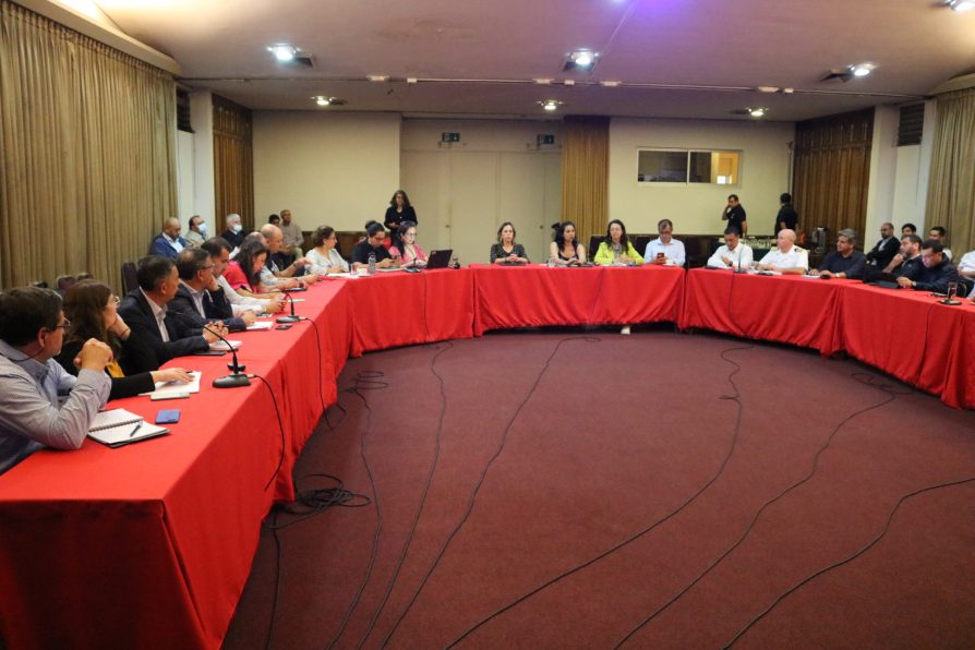 Delegada Presidencial encabezó reunión con empresas de Concón, Quintero y Puchuncaví para coordinar acciones y evitar episodios críticos para la población