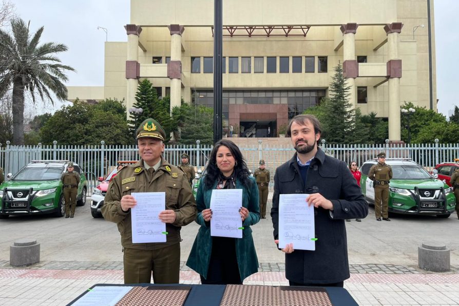 Carabineros y municipalidad de Valparaíso firman convenio conjunto de patrullajes OS-14