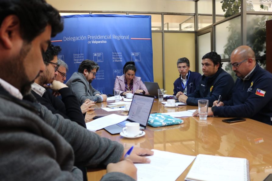 Mesa Técnica definió protocolo para que vecinos de edificios aledaños al socavón en Viña del Mar puedan retirar sus pertenencias