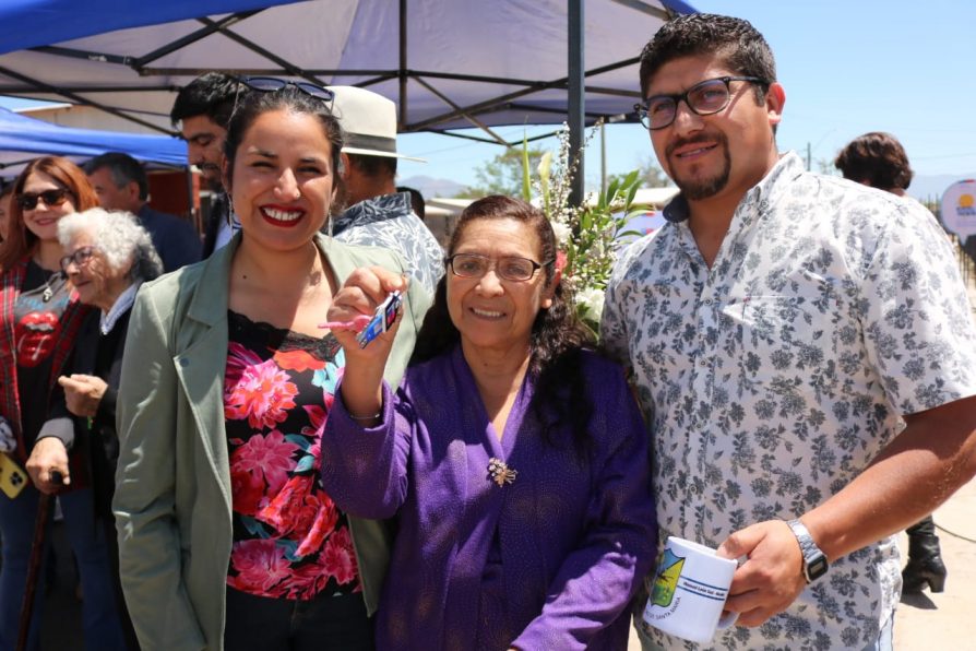 Autoridades entregaron viviendas a 68 familias de Santa María