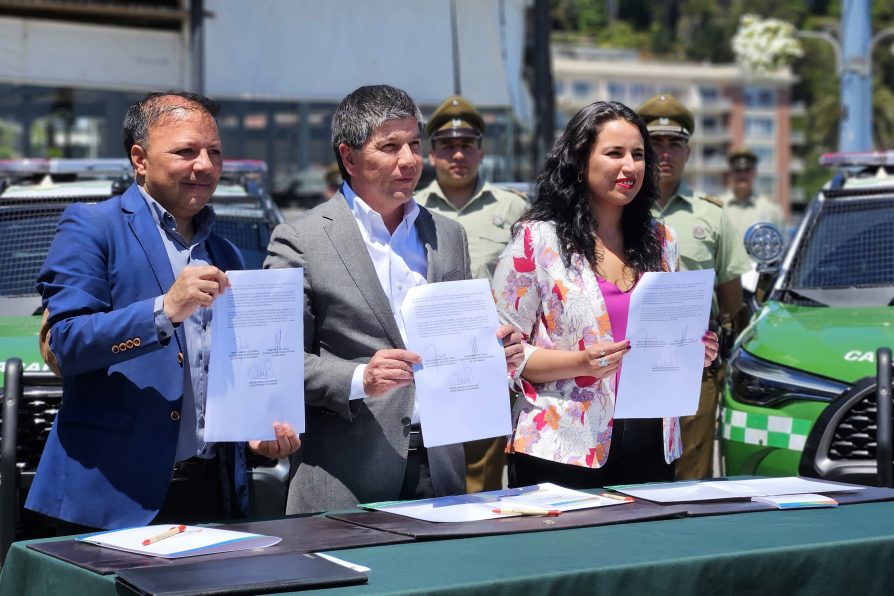 Subsecretario del Interior, Manuel Monsalve participó de la entrega de 22 vehículos para Carabineros, en la región de Valparaíso