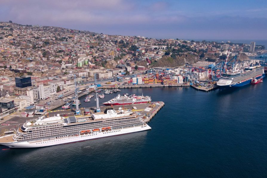 Cerca de 7 mil pasajeros llegaron a Valparaíso con triple recalada de cruceros