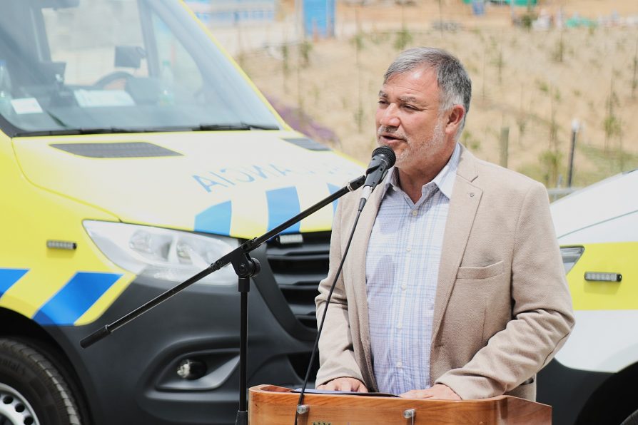 GORE Valparaíso y SSVQP entregan 12 ambulancias para fortalecer la respuesta del SAMU y la red asistencial en el territorio