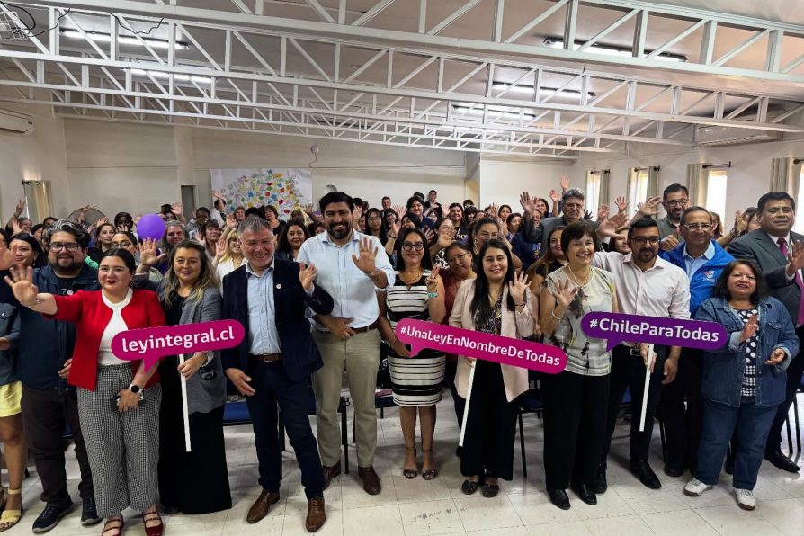 Autoridades conmemoran el Día Internacional de la Eliminación de la Violencia contra las Mujeres en Valparaíso y San Felipe
