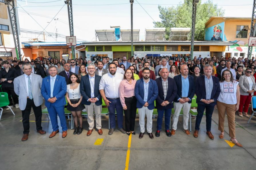 Autoridades visitan las nuevas obras de conservación del Liceo Bicentenario Marítimo de Valparaíso