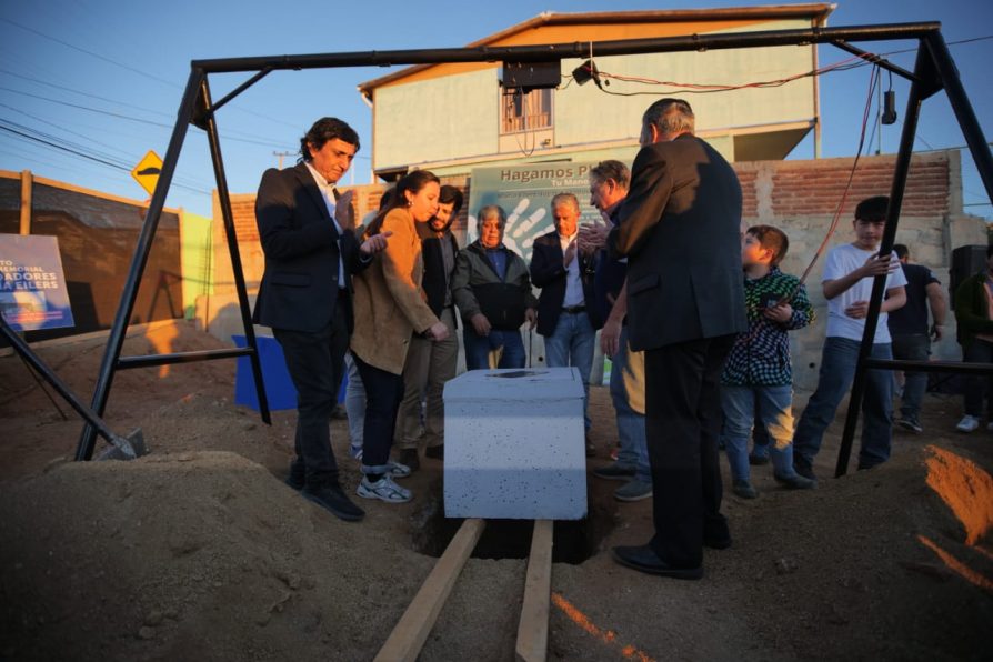 Minvu y comunidad celebran el inicio de obras de histórica plaza memorial María Eilers en Valparaíso