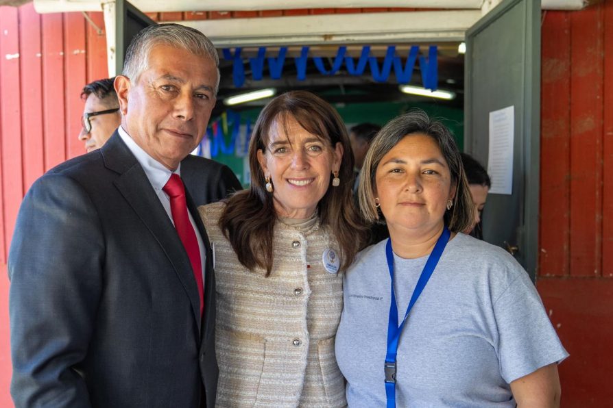 Primera Dama y Delegado Presidencial visitaron Fundación Autismo Quilpué