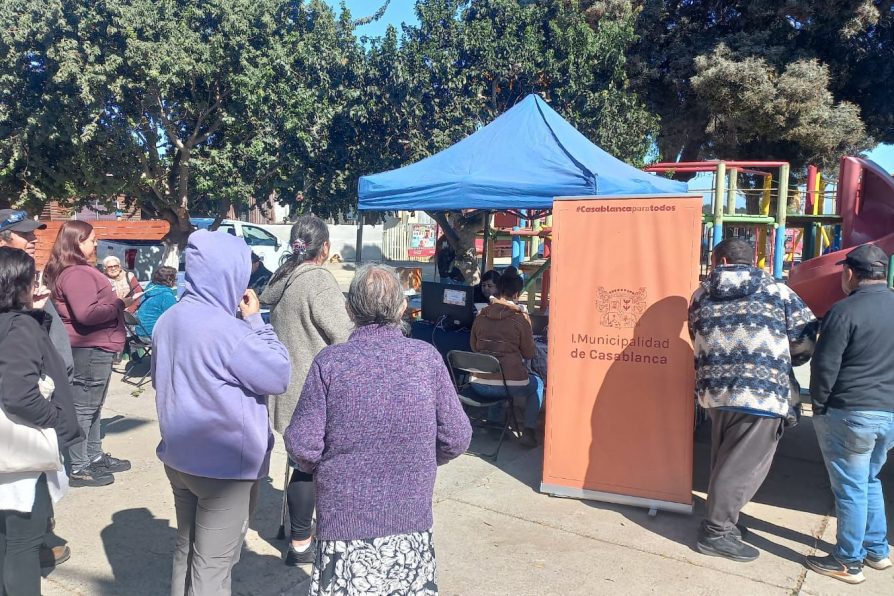 Gobierno en Terreno se despliega en Quintay con servicios enfocados en personas mayores