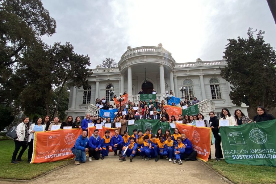 48 Establecimientos educacionales de la región de Valparaíso se certificaron ambientalmente por el Ministerio de Medio Ambiente