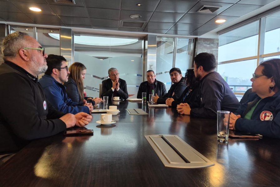 Delegado Presidencial se reúne con dirigentes de la Confusam para reactivar Mesa de Seguridad