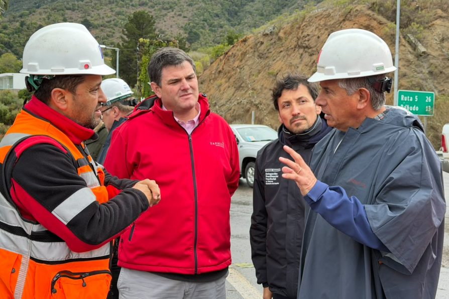 Obras de emergencia buscan prevenir nuevos socavones y mantener la conectividad vial
