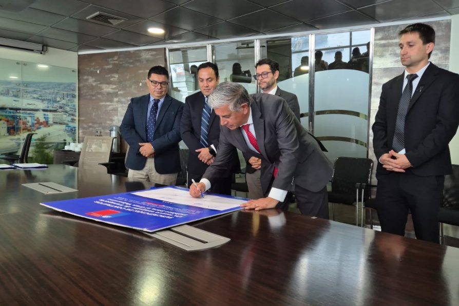 Licitación del transporte público del Gran Valparaíso concretó la firma de contratos que permitirá modernizar el sistema