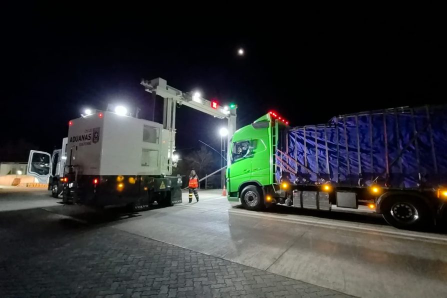 Aduanas despliega camiones escáner en megaoperativo nacional para reforzar la fiscalización